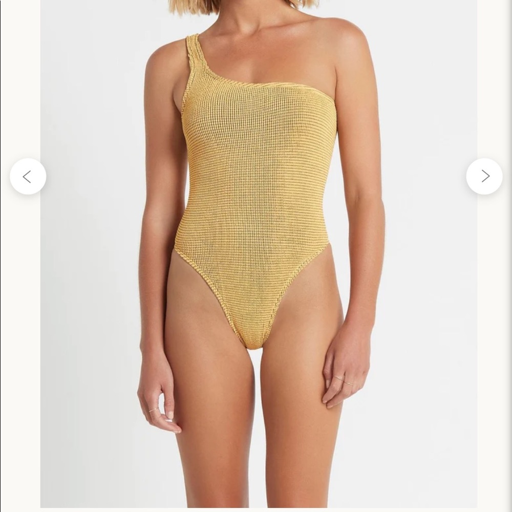 Bond-eye oscar one piece